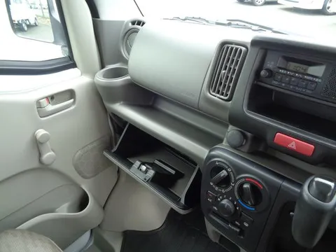 Mitsubishi Minicab Van
