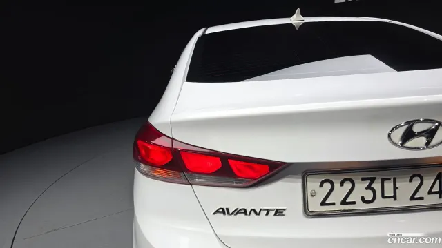 Hyundai Elantra (Avante)