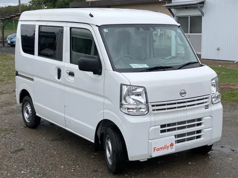 Nissan Clipper Van