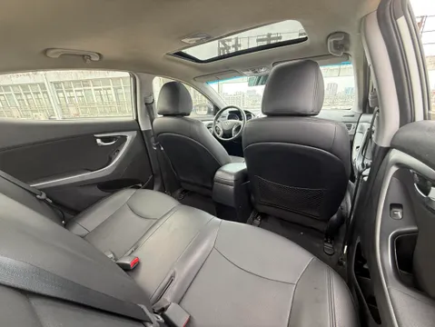 Hyundai Elantra (Avante)