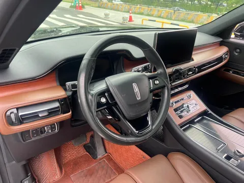 Lincoln Aviator