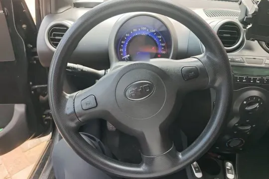BYD F0