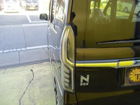 Honda N-BOX Custom