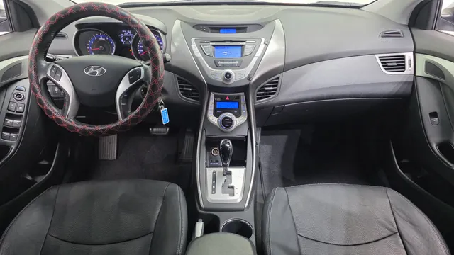Hyundai Elantra (Avante)