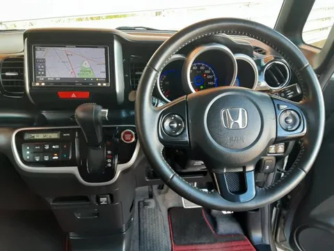 Honda N-BOX Plus Custom