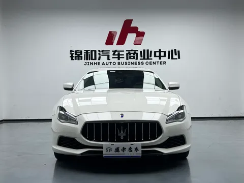Maserati Quattroporte