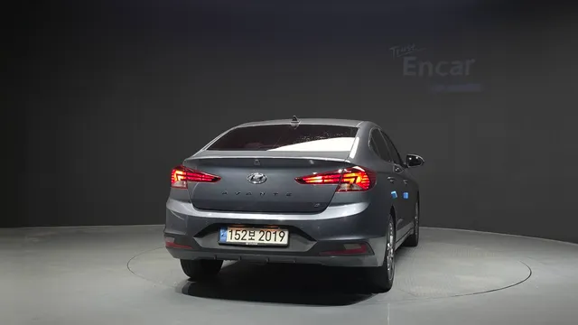 Hyundai Elantra (Avante)
