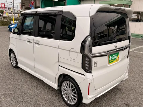 Honda N-BOX Custom