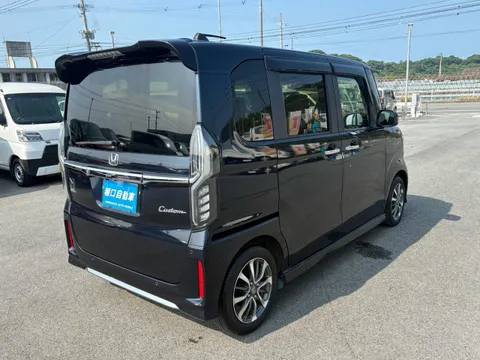 Honda N-BOX Custom