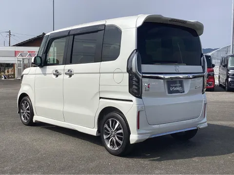 Honda N-BOX Custom