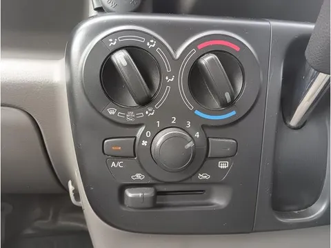 Nissan Clipper Van