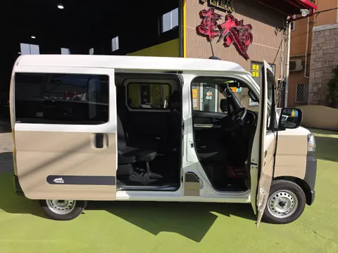 Toyota Pixis Van