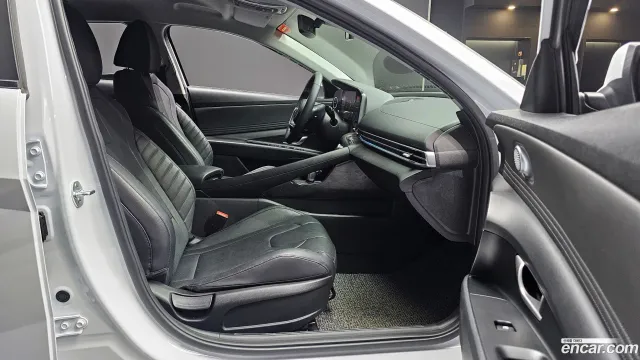 Hyundai Elantra (Avante)