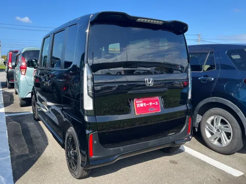 Honda N-BOX Custom