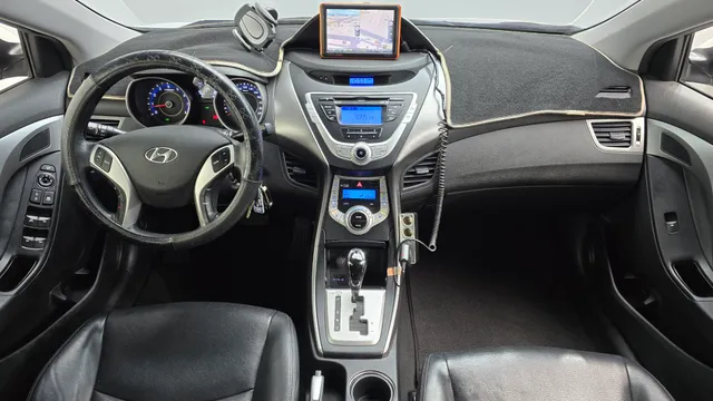 Hyundai Elantra (Avante)