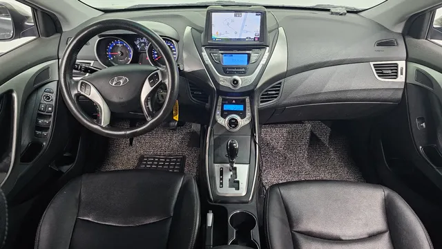 Hyundai Elantra (Avante)