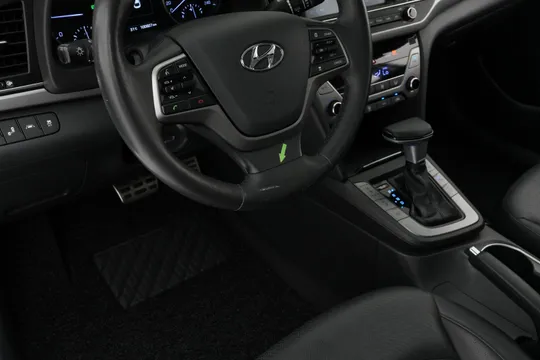 Hyundai Elantra (Avante)