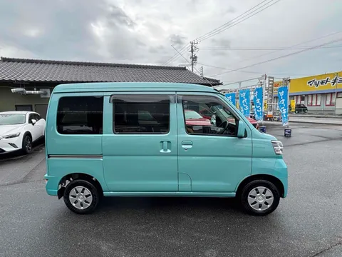 Toyota Pixis Van