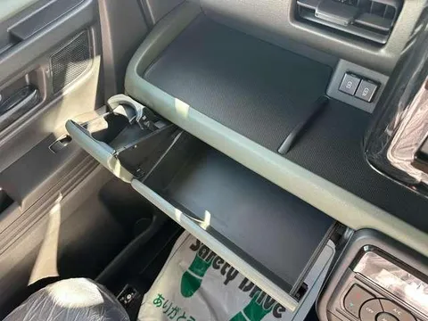 Suzuki Spacia Gear