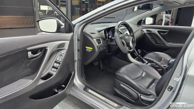 Hyundai Elantra (Avante)