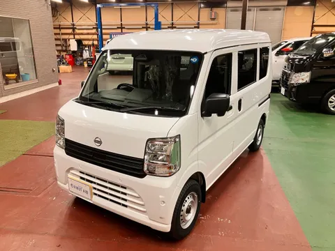 Nissan Clipper Van
