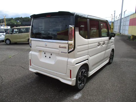 Suzuki Spacia Custom