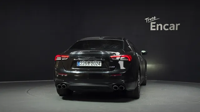 Maserati Ghibli