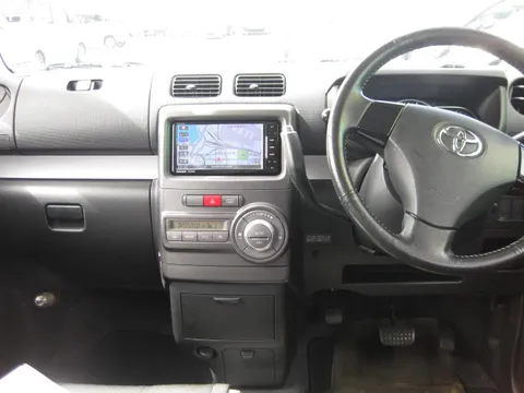Toyota Pixis Space