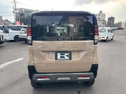 Mitsubishi Delica Mini