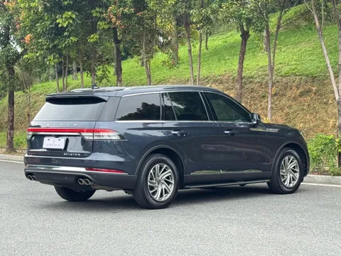 Lincoln Aviator