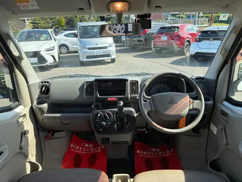 Mitsubishi Minicab Van