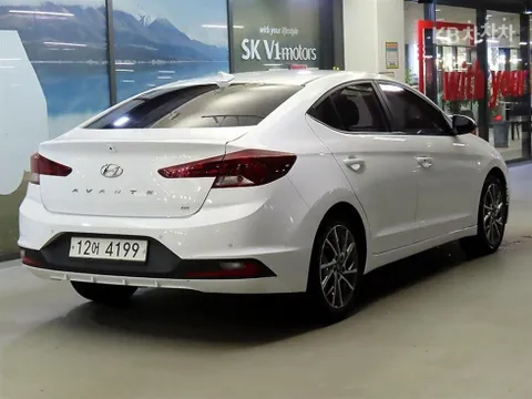 Hyundai Elantra (Avante)