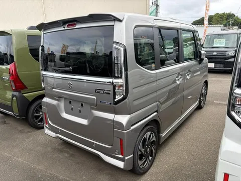 Suzuki Spacia Custom