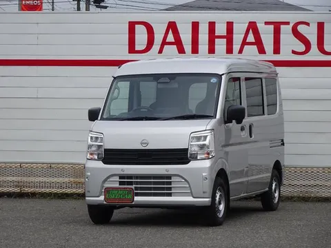 Nissan Clipper Van