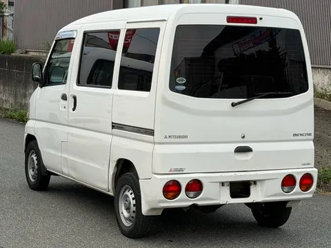 Mitsubishi Minicab Van