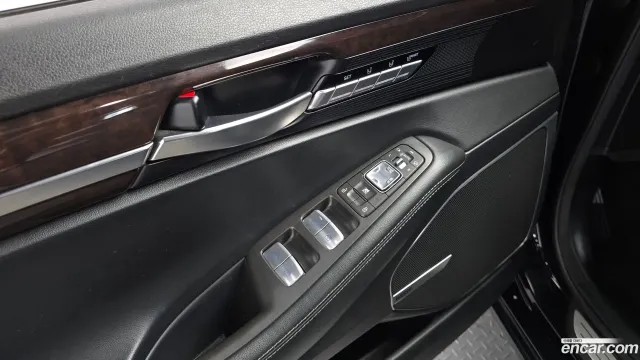 Genesis G90 (EQ900)