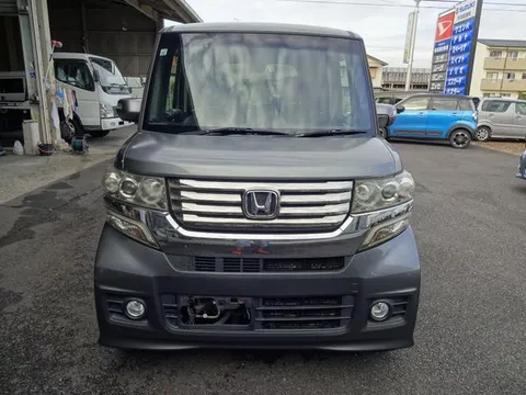 Honda N-BOX Custom
