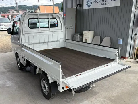 Nissan Clipper Truck