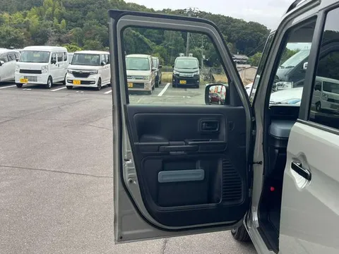Suzuki Spacia Base