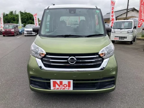 Nissan Dayz Roox