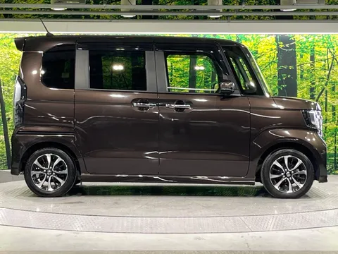 Honda N-BOX Custom