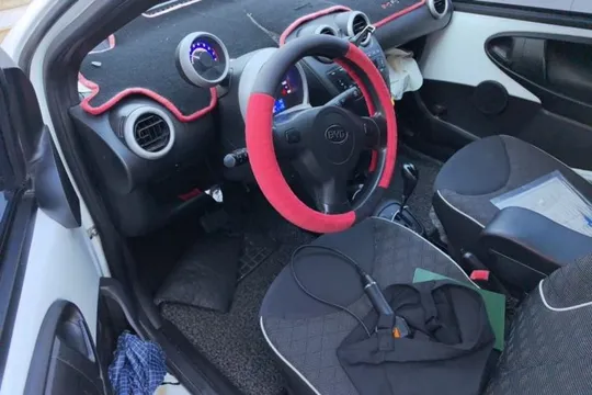 BYD F0