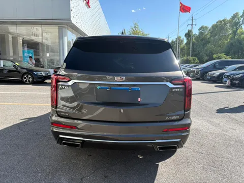 Cadillac XT6