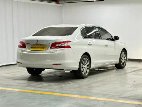 Peugeot 408