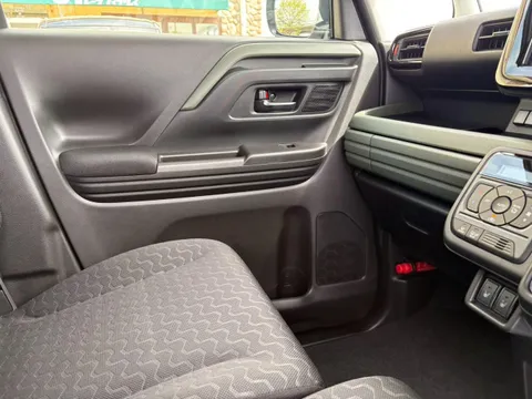 Suzuki Spacia Gear