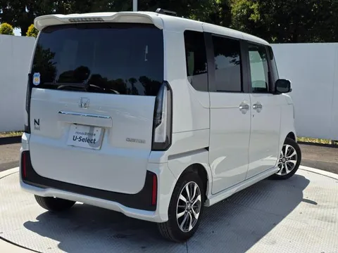 Honda N-BOX Custom