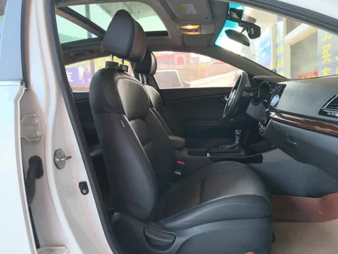 Kia K4