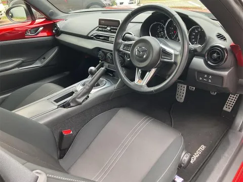Mazda MX-5 (Roadster)