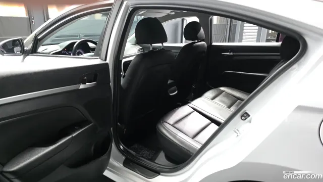 Hyundai Elantra (Avante)