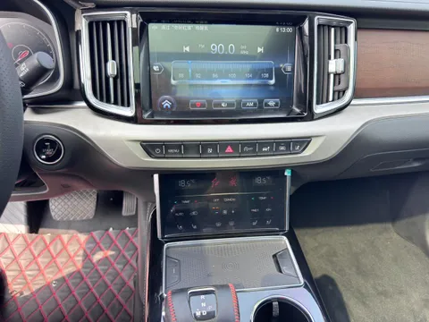 Hongqi HS7